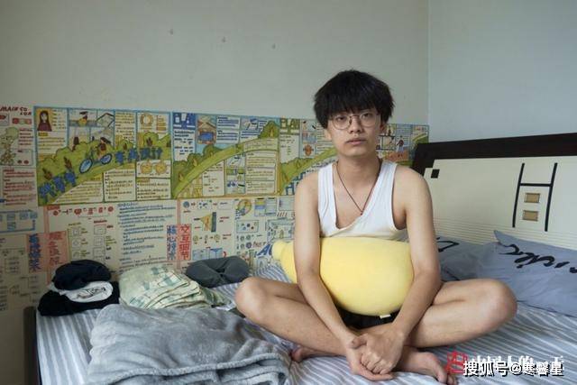 困在出租屋的应届毕业生:三男一女,毕业证、工作没着落