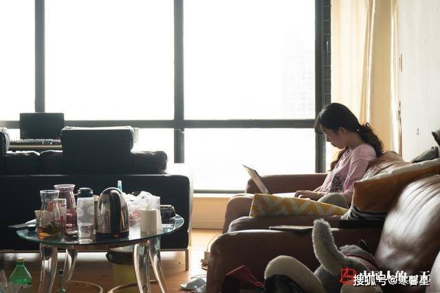 困在出租屋的应届毕业生:三男一女,毕业证、工作没着落