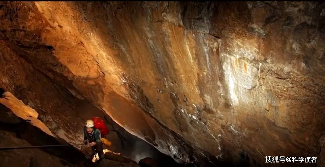 位名为胡安·莫里茨的考古学家在厄瓜多尔发现了一条来历不明的大隧道