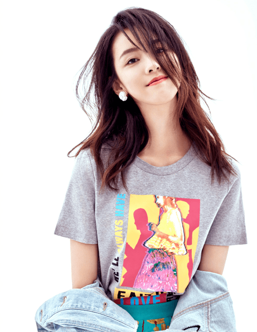 化妆|夏季海滩拍照显出唯美感？陈都灵不化妆出镜，不愧是素颜女神