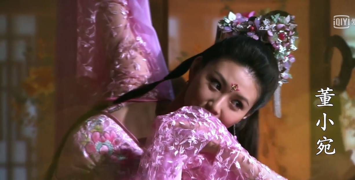 衣服|多情江山里的董小宛有多爱穿粉色？汉服加旗装12件不重样