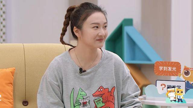 小课桌又现“奇葩”妈妈:傅首尔录不下去,叶一茜不想听了