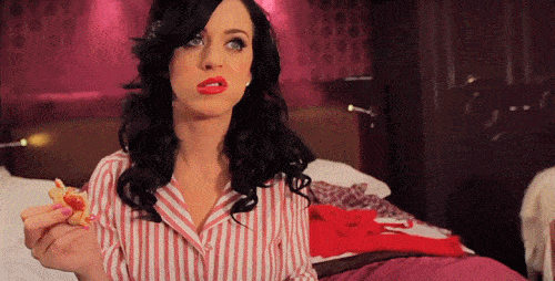 快手|百亿流量加持，押注甜宠跟悬疑，快手能否激活短剧赛道？