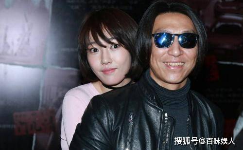 陈羽凡约会小女友露啤酒肚 活成了幸福的路人