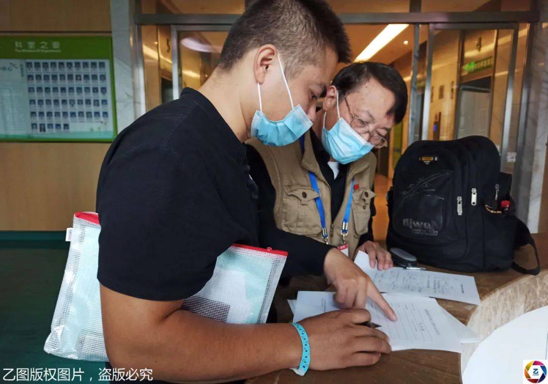 生命|被爸爸带着跑长途的孩子走了，生命最后一刻都没能见到妈妈痛