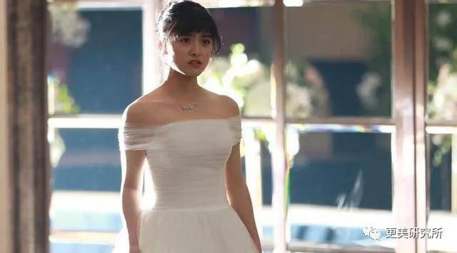 张子枫|曾被关晓彤秒成渣，如今“整容式”长大，削掉斜方肌后美翻