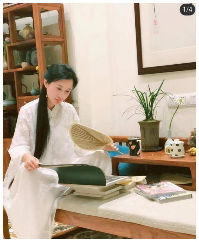 69岁张纪中每晚哄娃不喊累，娇妻频晒幸福大赞体