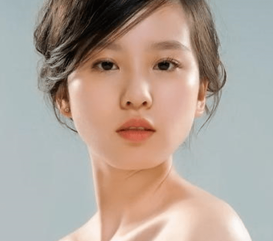 变化|关晓彤生日蹦迪被骂不检点,有谁注意到了她悄悄变化的眼睛...