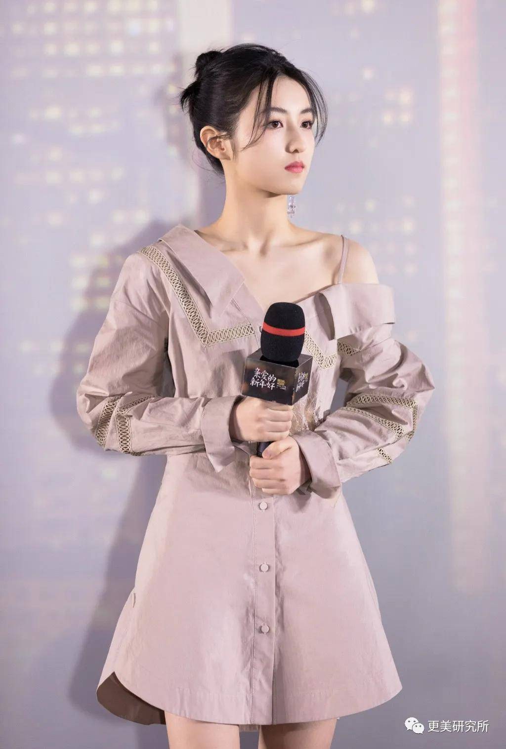 张子枫|曾被关晓彤秒成渣，如今“整容式”长大，削掉斜方肌后美翻