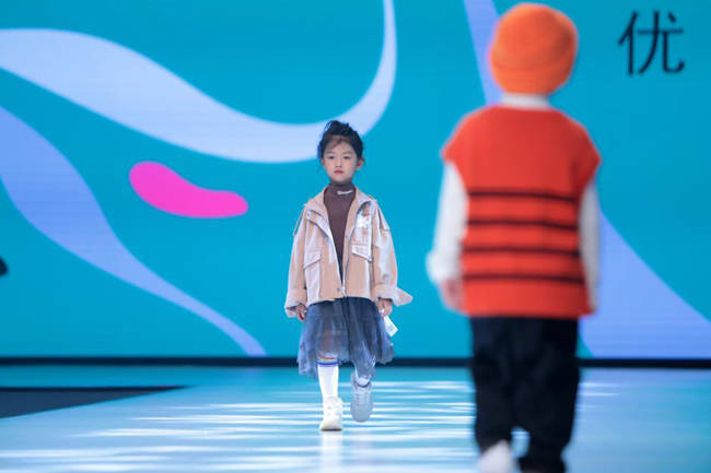 优目|2020常熟国际时装周 | 优目家UNIQUE & FAMILY 用心的视角诠释美