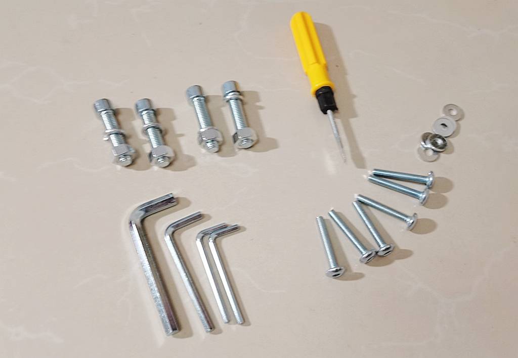 孩子|乐歌智能电动升降儿童学习桌评测：用心呵护孩子成长的每一步