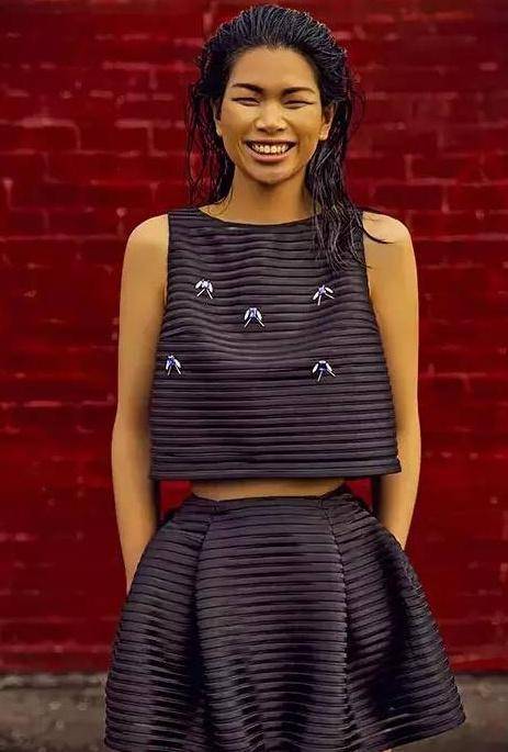 法国|外媒眼里的“中国最美的女人”，嫁法国老公被宠8年，今过成这样