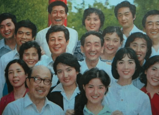 80年代清纯女神任冶湘,当红时因病退出娱乐圈,59岁的她现状如何