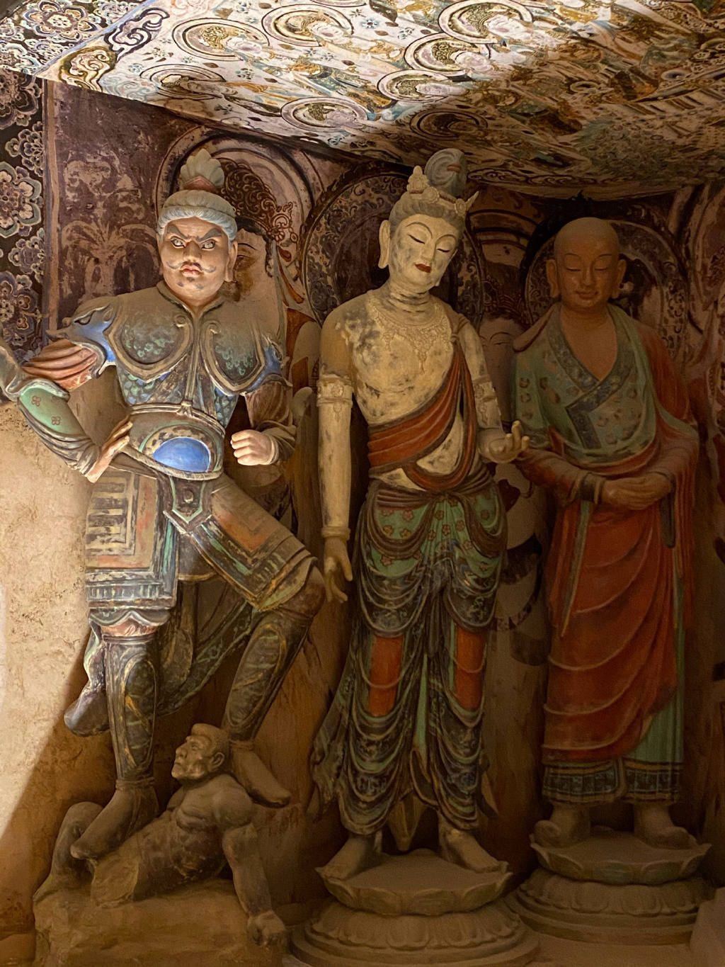 敦煌博物馆莫高窟45号窟保存了千年前盛唐时期精美塑像