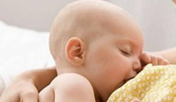 如何给宝宝断夜奶才不哭闹 b0be7c8deeed437999a2f8dfa044d880.jpeg