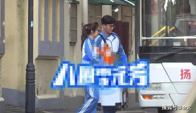 网友|原创39岁杜淳与王晓晨演高中生装嫩？遭网友无情吐槽：穿着校服也不像