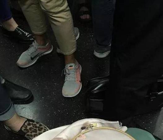 世纪|她亲手制作出十八九世纪复古裙,穿越时空的美感棒呆