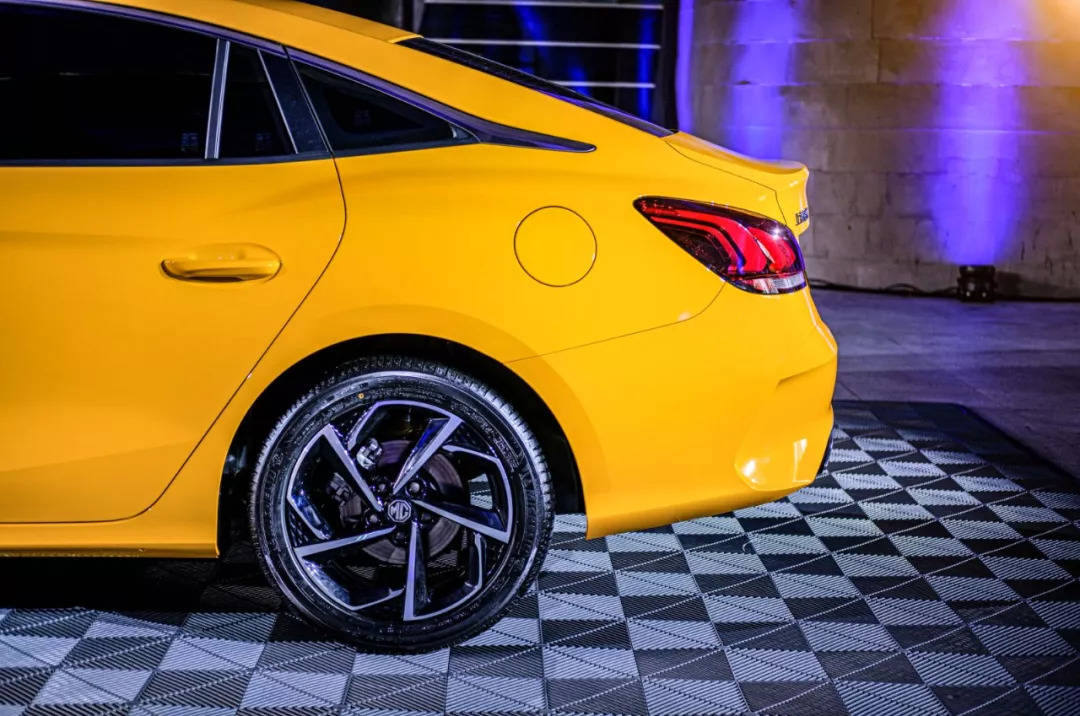 口号|MG5喊出「拿下青春」的口号，是愿景还是笃定？