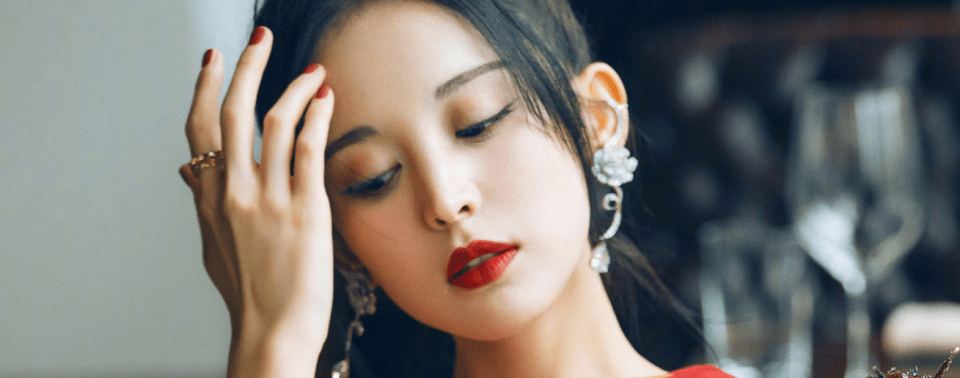 都怪|公认的双眼皮美女娜扎，却是货真价实的单眼皮？都怪眼窝太深邃