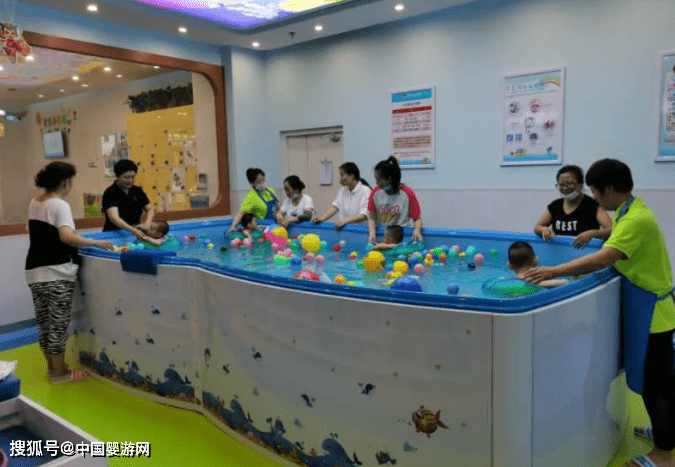 孩子|轻易放弃很可惜婴幼儿游泳好处多