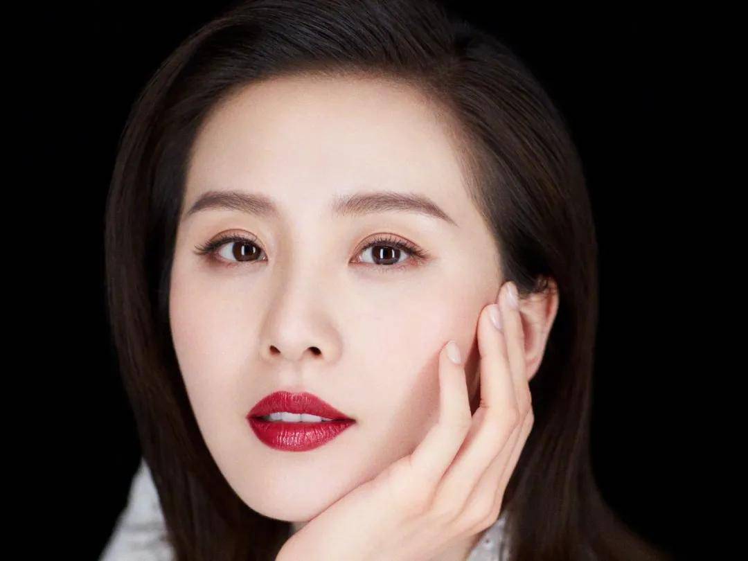 新剧|她新剧开撩，吻戏也就回放 10 来遍吧