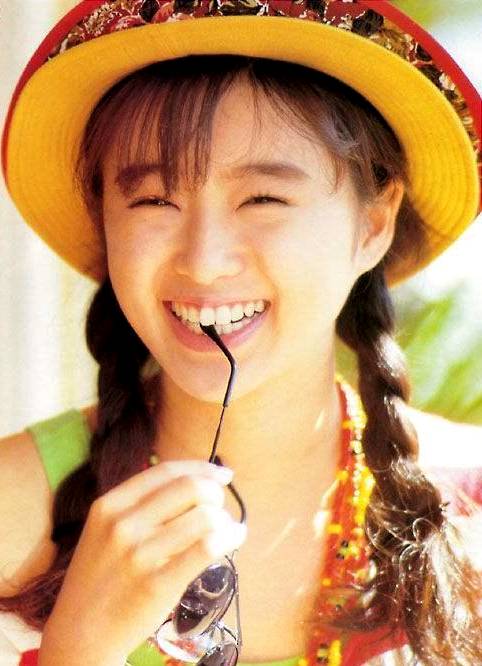 明明是风靡亚洲的天后，为何酒井法子走向“在