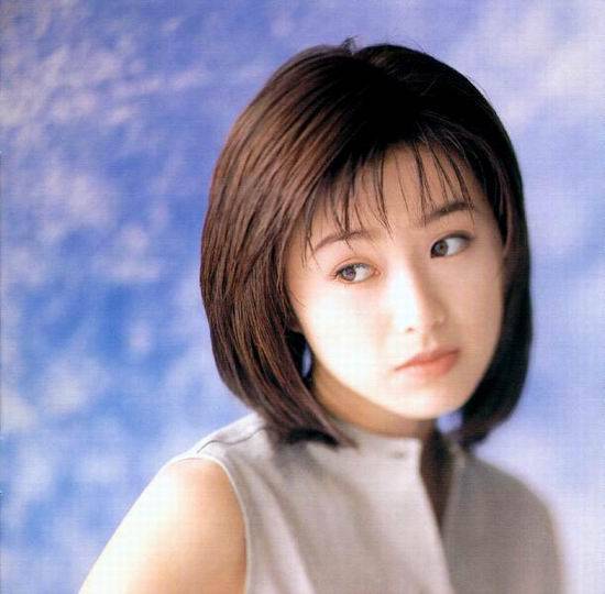 明明是风靡亚洲的天后，为何酒井法子走向“在