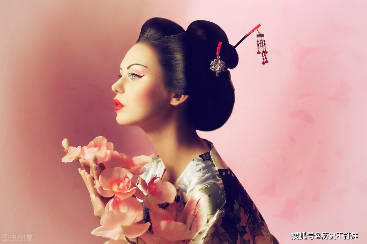 你见过现代女子的化妆神技,可你知道古代美女又是如何