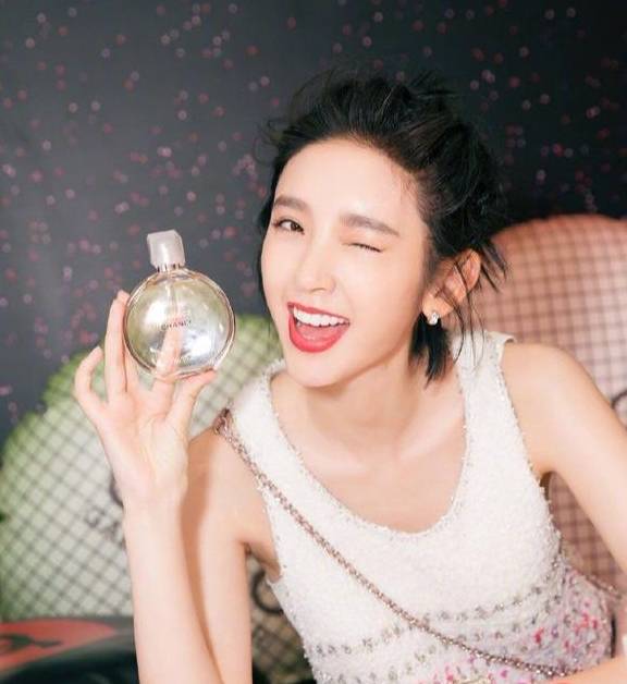 运动|嫁给爱情的唐艺昕，因为爱笑会穿爱运动，所以一直被美好眷顾着