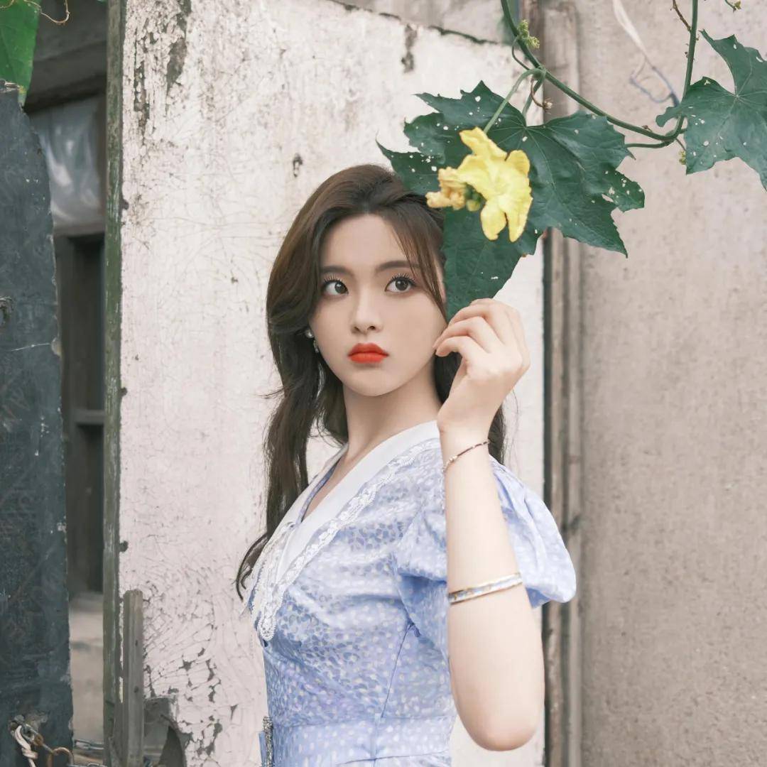 眼睛|原创杨超越真是连装都懒得装了，哭戏全靠眼药水硬撑，没想到连杨紫也？！