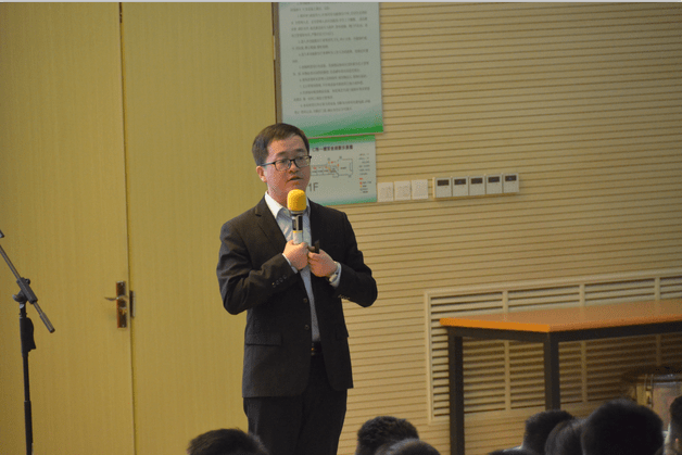 合伙|山东未来心理咨询事务所罗清军老师为德润中学开展讲座