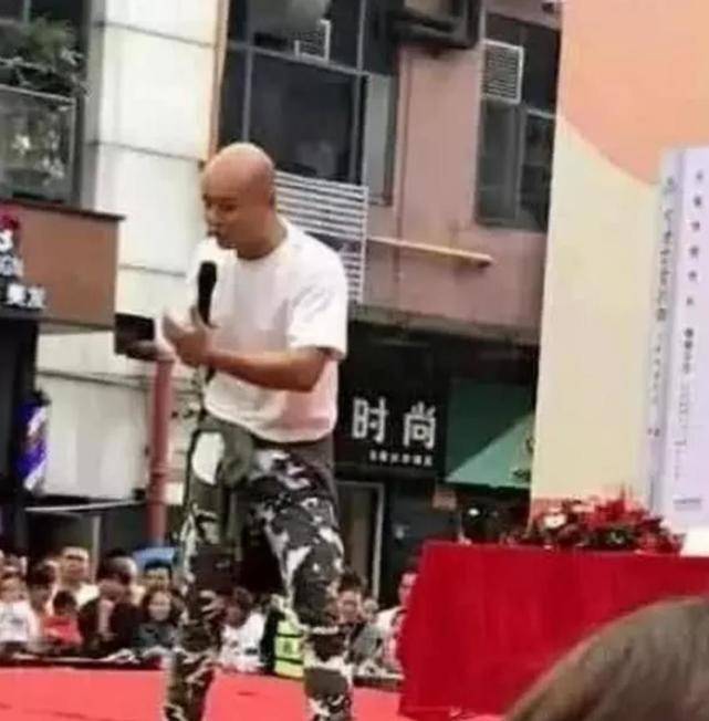 因强吻谢娜、耍酒疯身败名裂的乐嘉,今又曝新情况