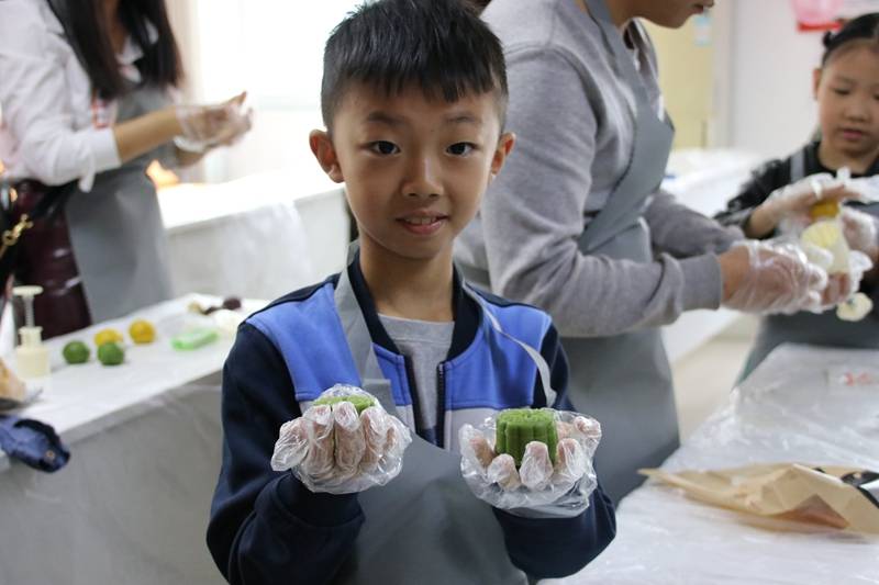 中秋|江津区几江街道桥南社区举行“情暖中秋·为爱出发” DIY主题活动