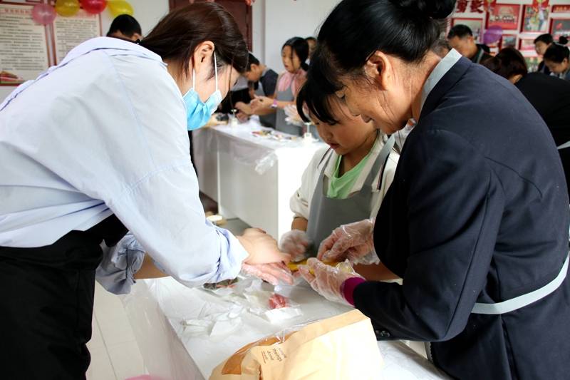 中秋|江津区几江街道桥南社区举行“情暖中秋·为爱出发” DIY主题活动