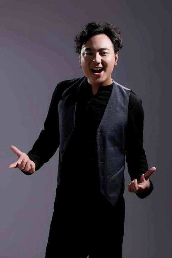 精品|海来阿木唱而优则开饭店，大凉山阿木烧烤庄园10月10日开业，众明星捧场献唱