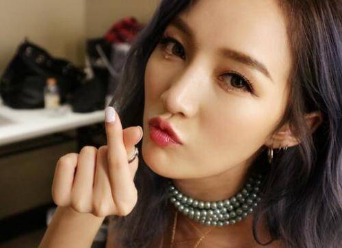 心机|孟佳画鸽子蛋眼妆?这些心机女团眼妆你都会了吗?