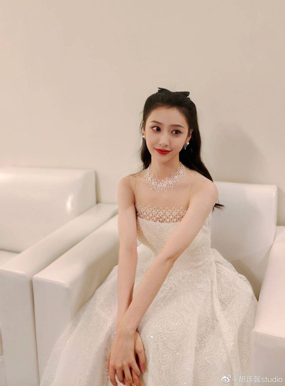 00后小花们初露锋芒 胡连馨靠什么吸引了DIOR的目光？|00后小花们初露锋芒 胡连馨靠什么吸引了DIOR的目光？