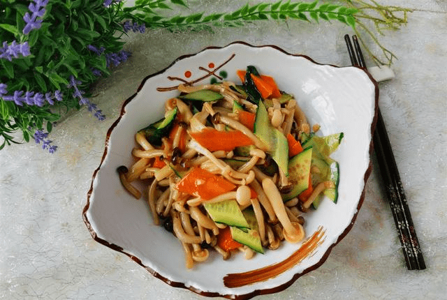 蘑菇加什么炒好吃又简单 bb01b69da0c04819841c2ceced5caa74.png