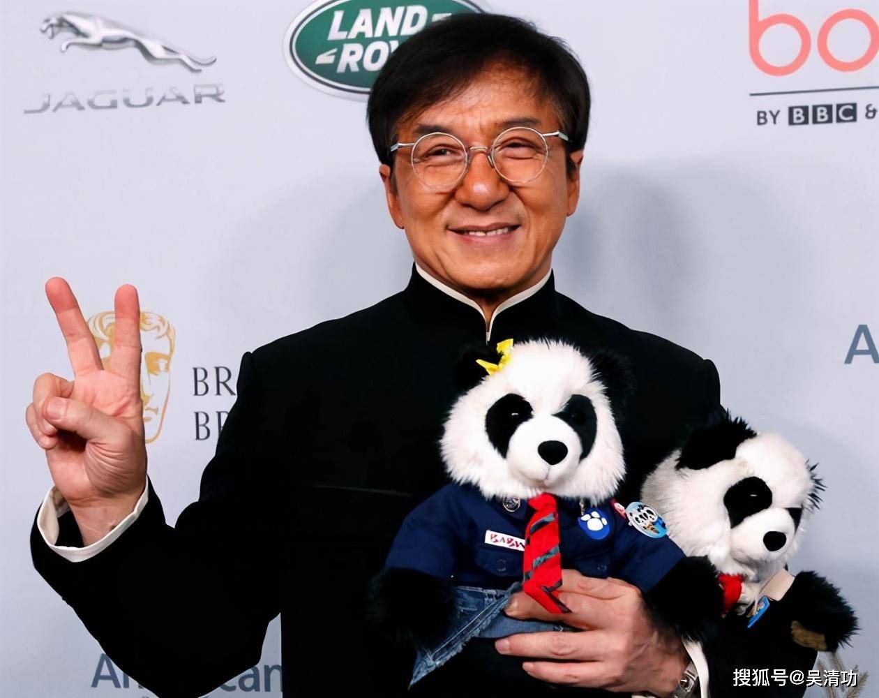 成龙豪宅司法拍卖被撤回，邻居的房子还在拍卖