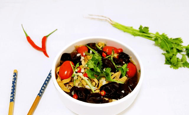 怎么吃生洋葱不会辣 c93d50f1e6d143369b31897fd453f6e4.png