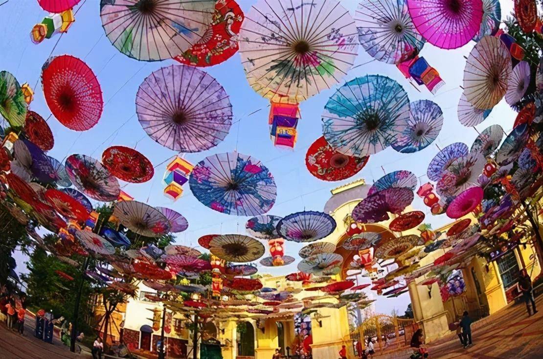 国内最美油纸伞景区 f741d9b82273414aa1f0df50251a8677.jpeg