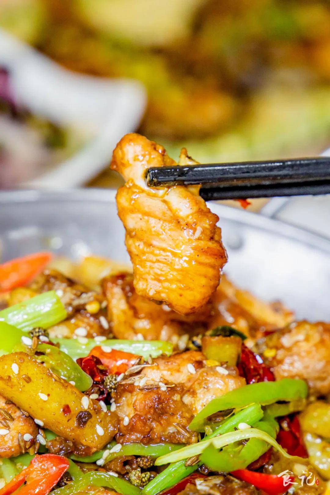 新店|烧烤成主打，还卖起早餐...人均不到30元！22年老牌餐饮开新店啦