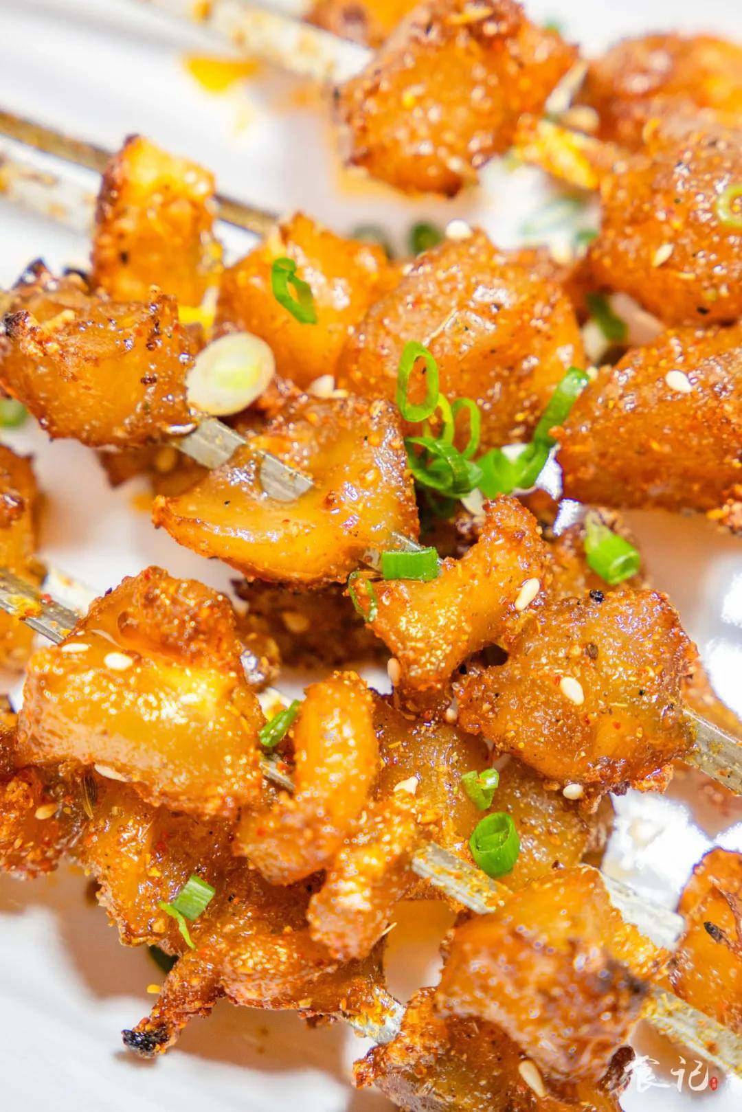 新店|烧烤成主打，还卖起早餐...人均不到30元！22年老牌餐饮开新店啦