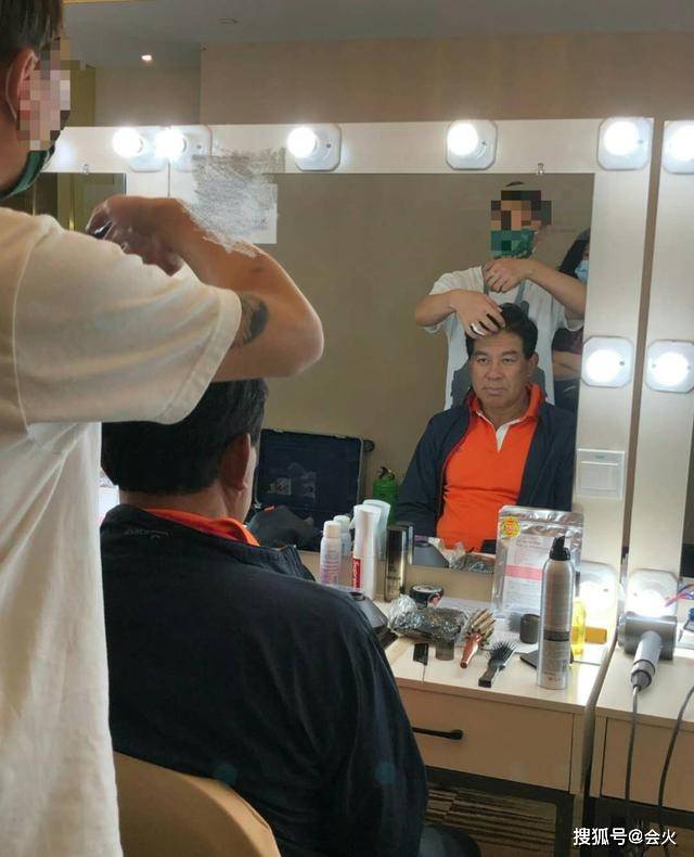 状态|原创朱时茂讲河南方言笑话,状态年轻不似66岁,儿子被评颜值不如爹