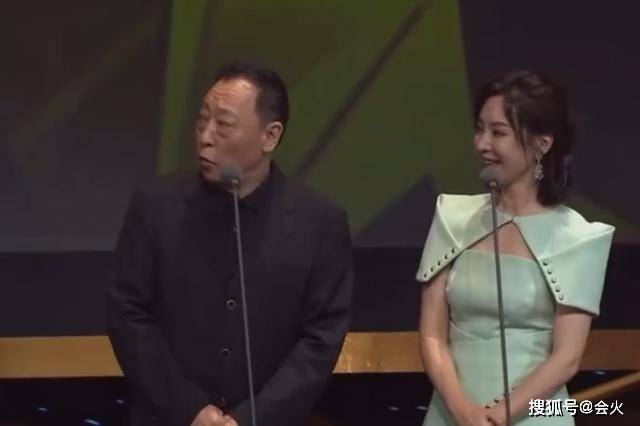 近况|原创60岁倪大红近况堪忧，反应迟缓接不上话，说完话就捂嘴弯腰咳嗽