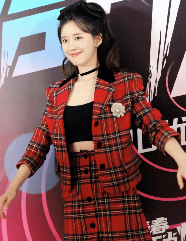 身材|赵露思活动生图遭疯传，失去百万修图师后，这身材是认真的？