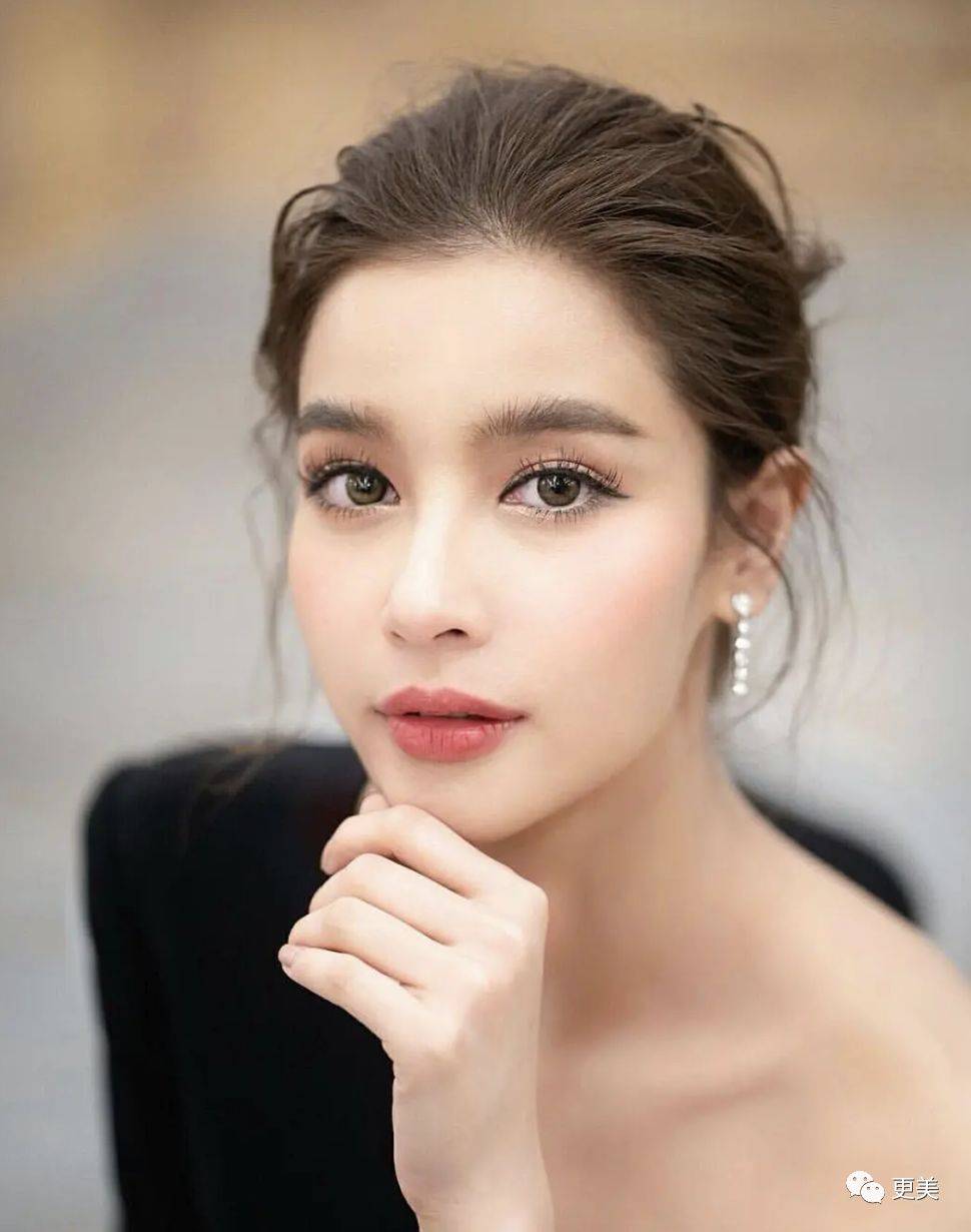 鼻子|泰国女星换头图鉴:艳压热巴的她,换头比baby狠100倍…