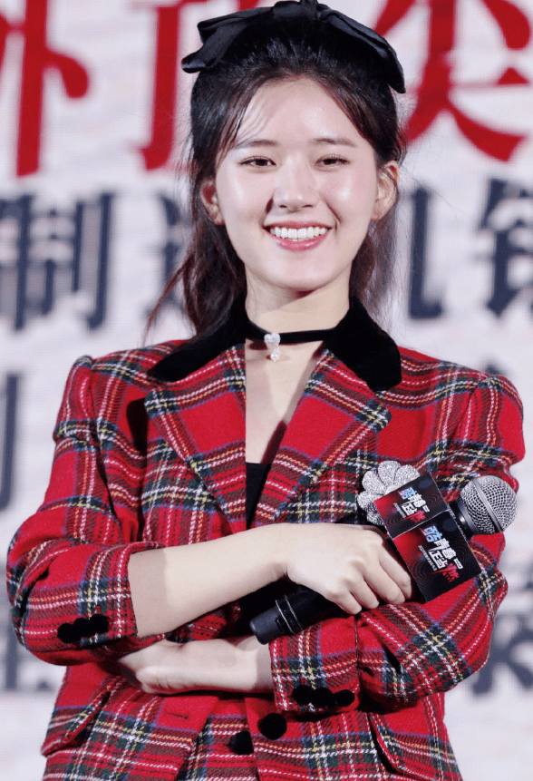 身材|赵露思活动生图遭疯传，失去百万修图师后，这身材是认真的？