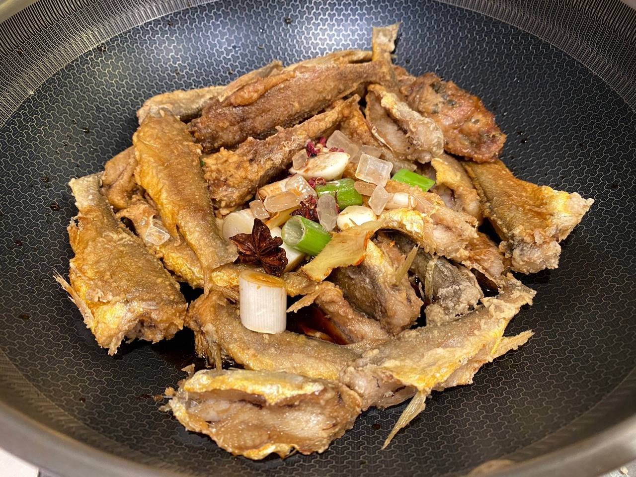 步骤|肉质细嫩特别鲜美，老少皆宜「小黄花鱼贴锅饼」的做法+配方