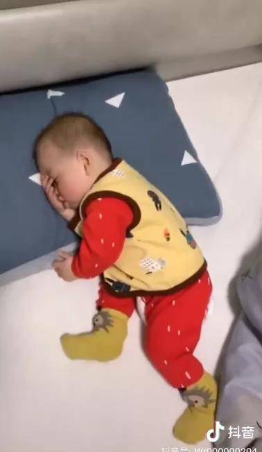 来源|老母亲仿佛打开了盲盒掀开孩子被窝的那一刹那